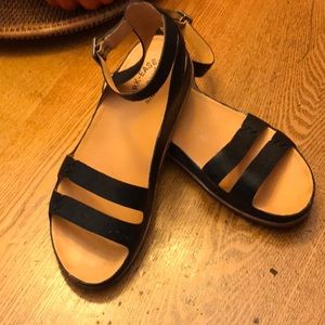 Sz 10 Kirk Ease Black Sandals